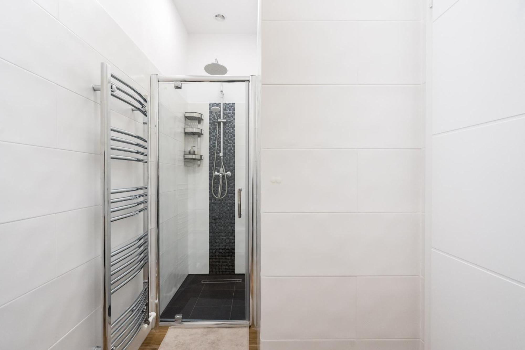 Urban Walls Apartments 5B 布加勒斯特 外观 照片