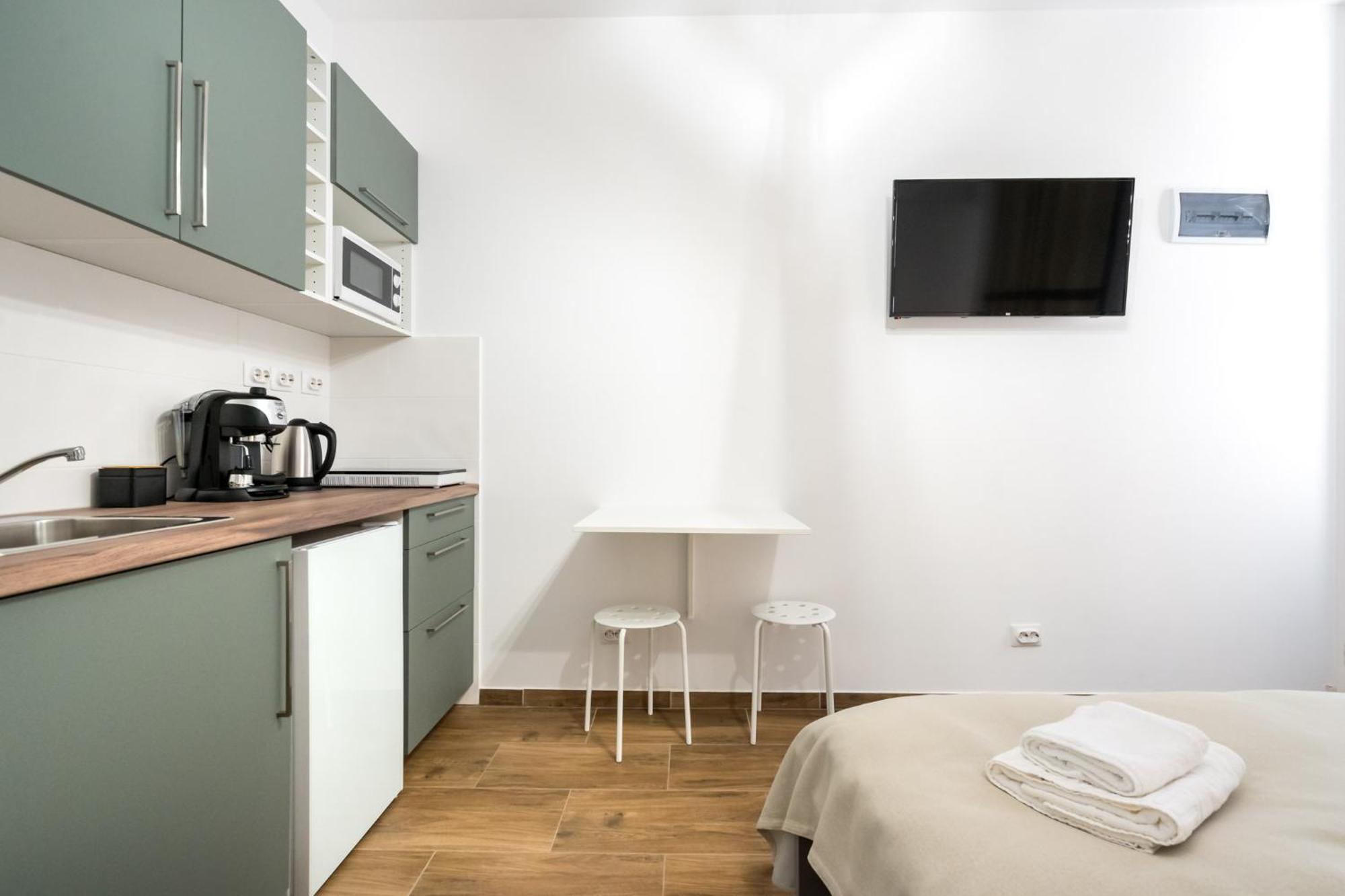 Urban Walls Apartments 5B 布加勒斯特 外观 照片