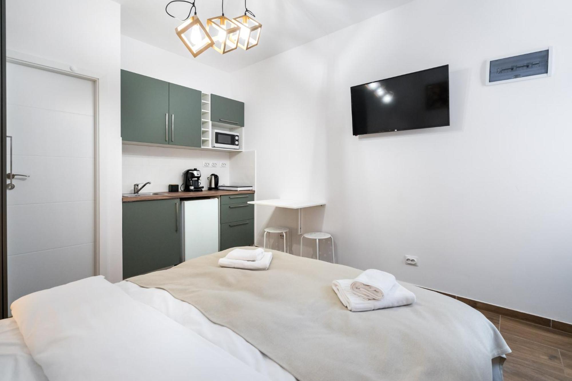 Urban Walls Apartments 5B 布加勒斯特 外观 照片