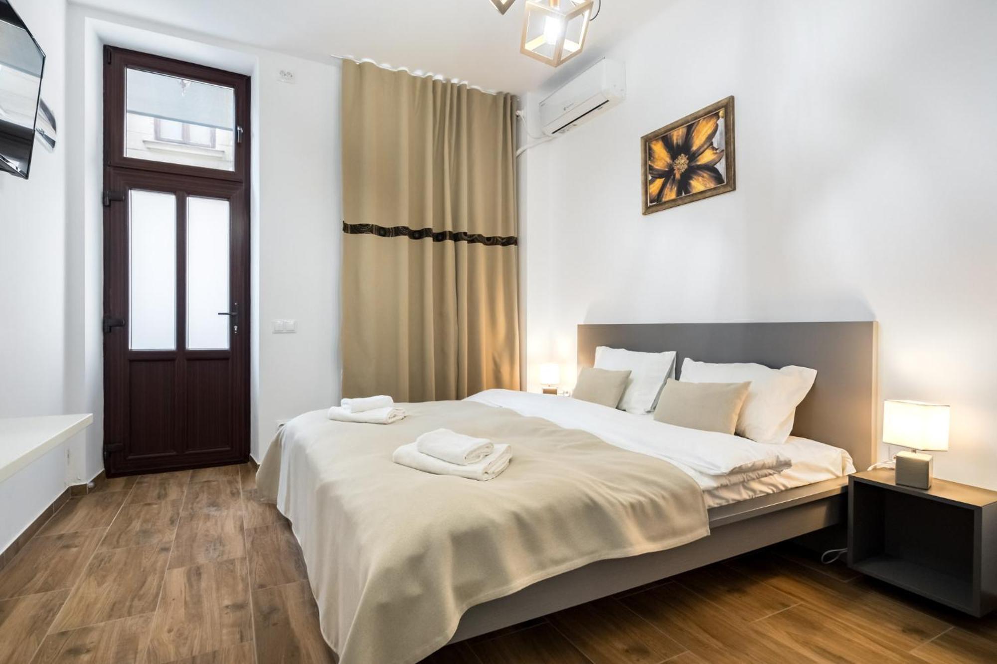 Urban Walls Apartments 5B 布加勒斯特 外观 照片